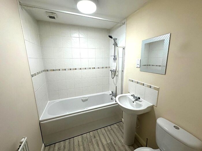 1 Bedroom Flat For Sale In Kingston House, Millgrove Street, Redhouse, SN25