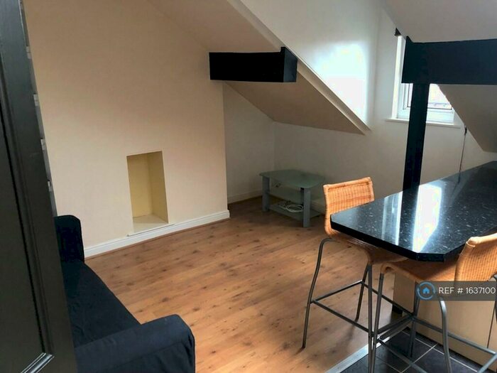 1 Bedroom Flat To Rent In Norman Terrace, Leeds, LS8