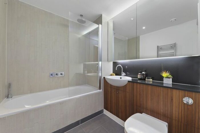 3 Bedroom Flat To Rent In East Village, Stratford, London, E20