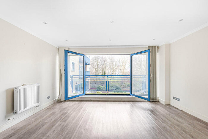 2 Bedroom Apartment To Rent In Rotherhithe Street, London, SE16