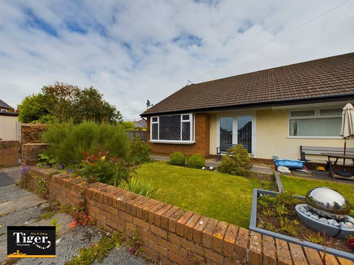 2 Bedroom Semi-Detached Bungalow To Rent In Glencross Place, Blackpool, FY4