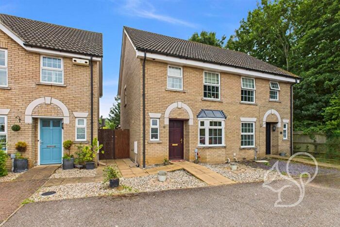 3 Bedroom Semi-Detached House For Sale In Waldingfield Road, Sudbury, CO10