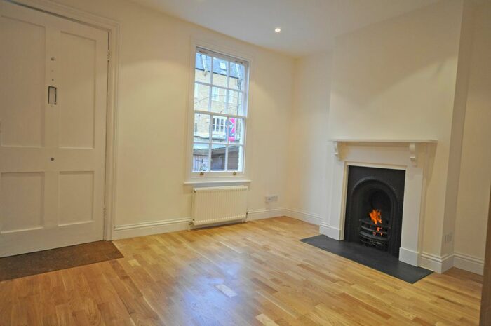 2 Bedroom Cottage To Rent In Malthouse Passage, Barnes, SW13