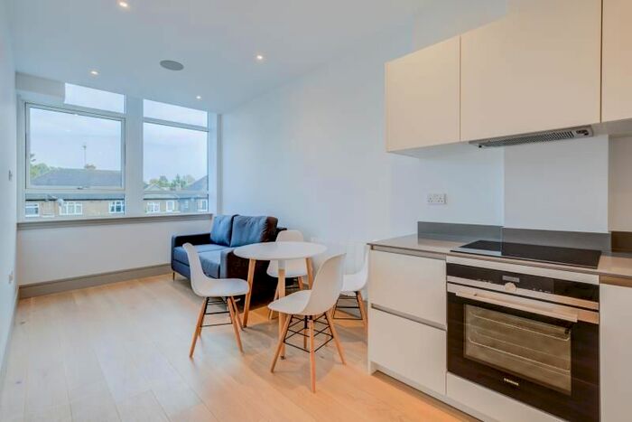 1 Bedroom Flat To Rent In Broad House, Imperial Drive, Harrow, HA2