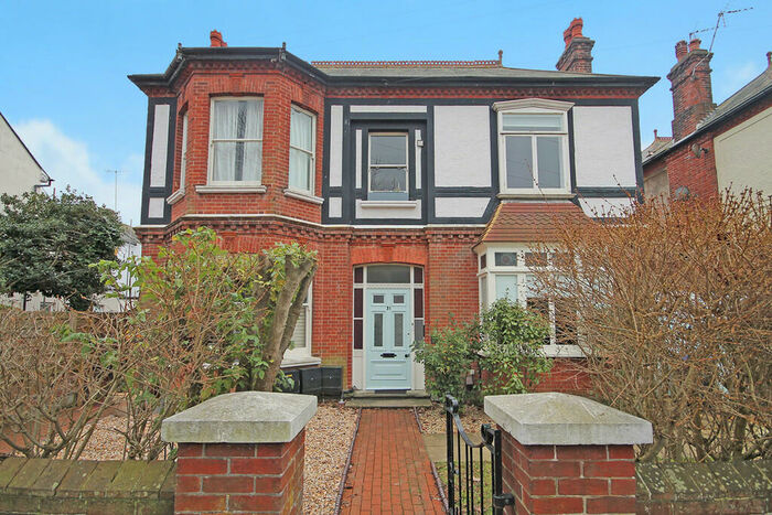 1 Bedroom Flat To Rent In Winchester Road, Worthing, BN11