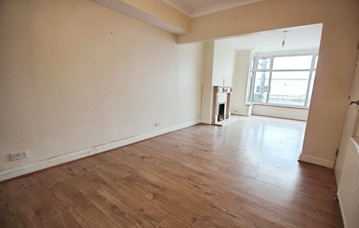 4 Bedroom Terraced House To Rent In Kingsley Road, LU3