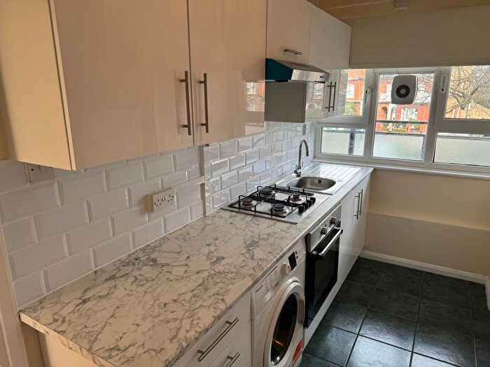 Studio To Rent In Sullivan Court, Peterborough Road, SW6