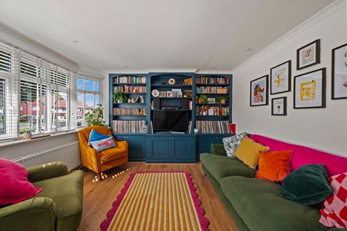 3 Bedroom End Terrace House For Sale In Browning Avenue, Worcester Park, KT4