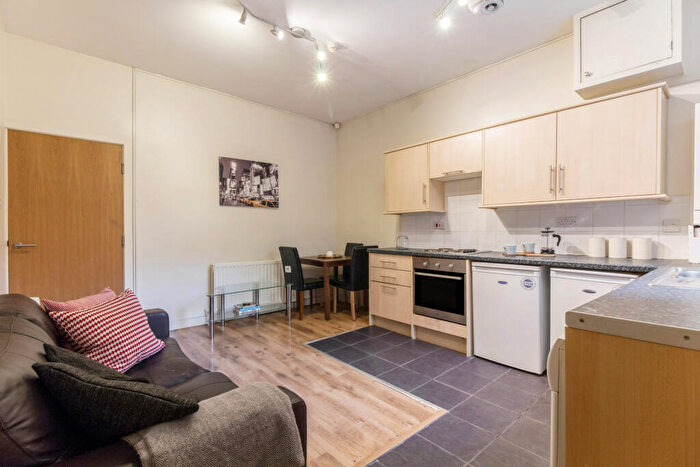 3 Bedroom House To Rent In Brookfield Road, Leeds, LS6