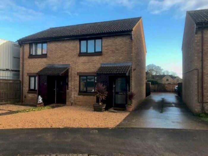 2 Bedroom End Of Terrace House To Rent In Sycamore Drive, Carterton, OX18