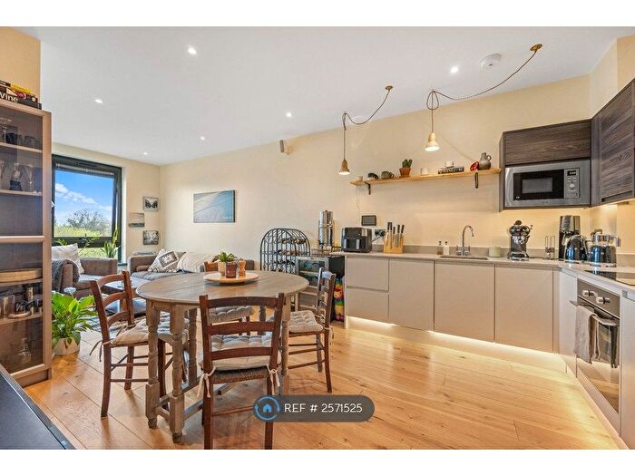 2 Bedroom Flat To Rent In Circa, Bracknell, RG12