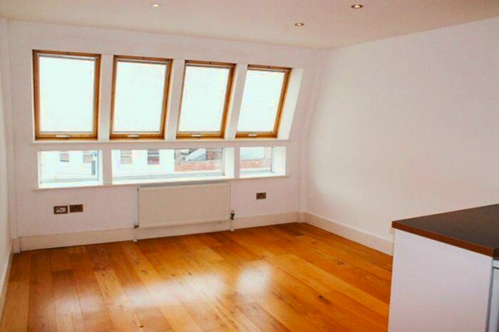 1 Bedroom Flat To Rent In Holloway Road, London, N7