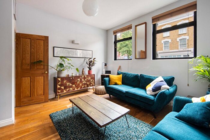 2 Bedroom Flat For Sale In Chatsworth Road, Lower Clapton, London, E5