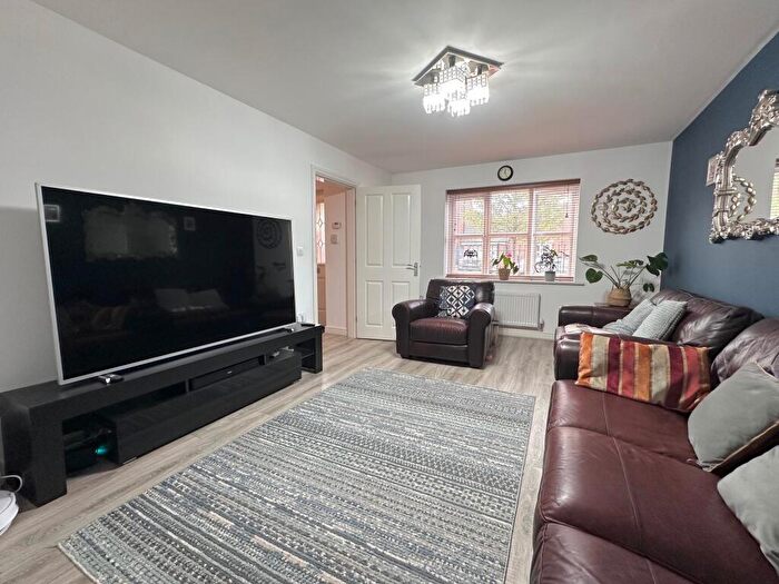 4 Bedroom House To Rent In Cobblestone Drive, Swadlincote, DE11