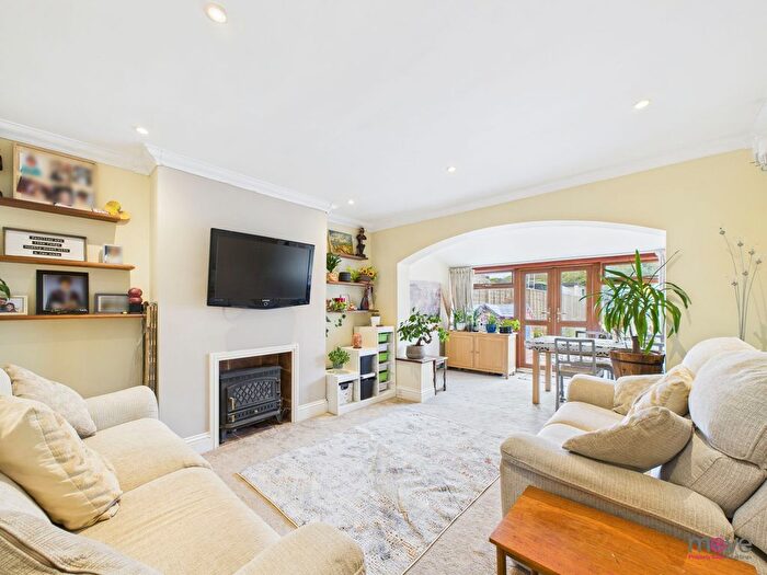 4 Bedroom Semi-Detached House For Sale In Kingscroft Road, Hucclecote, GL3