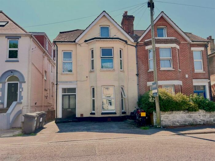 Studio To Rent In Westby Road, Boscombe, BH5