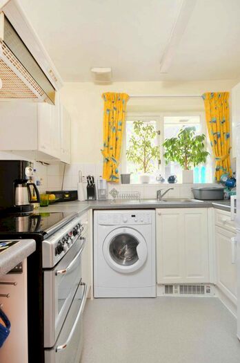 2 Bedroom Flat To Rent In Aaron Court, Woking, GU21