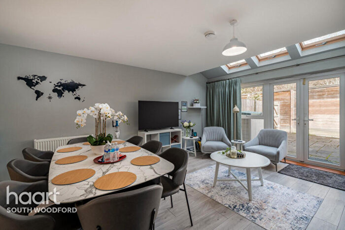 4 Bedroom Terraced House For Sale In Becket Close, Woodford Green, IG8