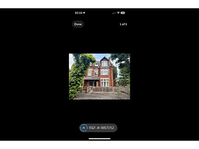 1 Bedroom Flat To Rent In Randolph Road, Epsom, KT17