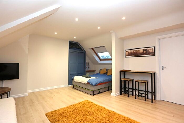 Studio To Rent In South Street, Tarring, Worthing, BN14