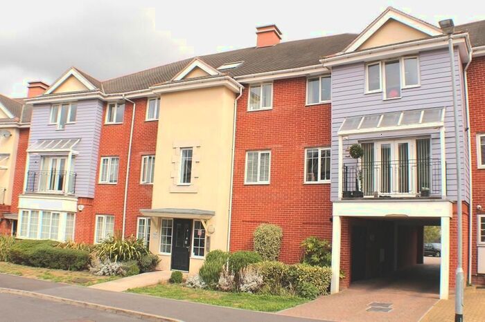 2 Bedroom Flat To Rent In Flowers Avenue, Ruislip, HA4