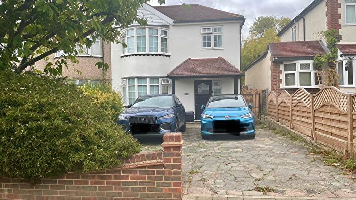 4 Bedroom Semi-Detached House For Sale In Southborough Lane, Bromley, BR2