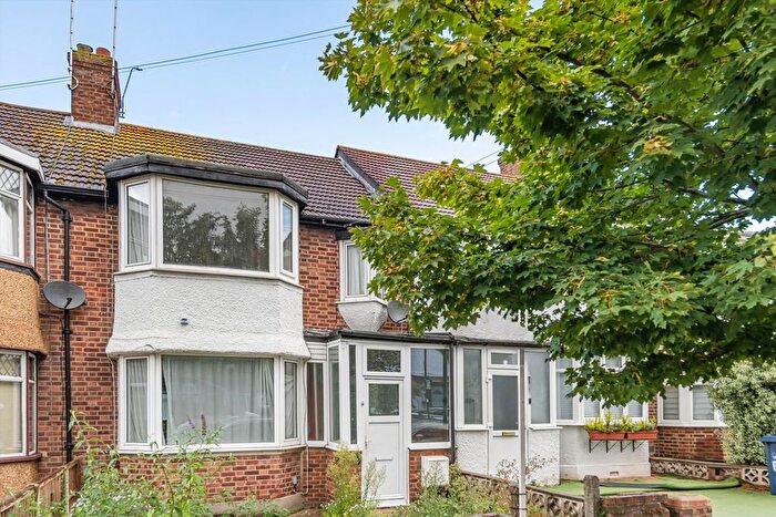 3 Bedroom Property For Sale In Brookbank Avenue, Hanwell, W7