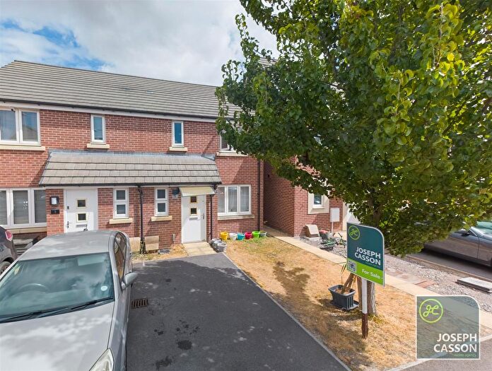 3 Bedroom Semi-Detached House For Sale In Pearl Close, Bridgwater, TA6