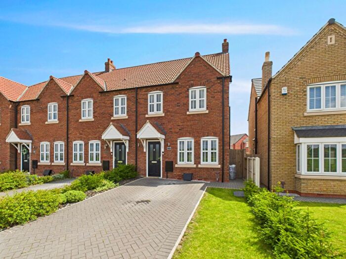 3 Bedroom End Terrace House For Sale In Bamburgh Park, Kingswood, Hull, HU7