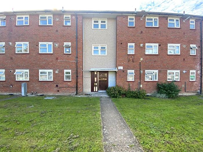 1 Bedroom Studio For Sale In Brabazon Road, Heston, Hounslow, TW5