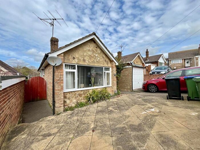 3 Bedroom Detached Bungalow For Sale In The Close, Newhaven, BN9