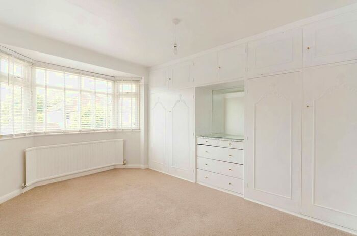 3 Bedroom Semi-Detached House To Rent In Quinton Road, Thames Ditton, KT7