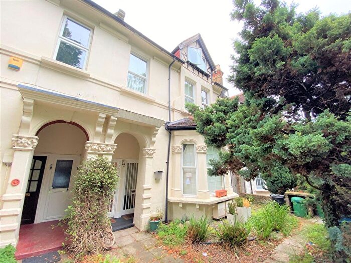 1 Bedroom Flat To Rent In Fairfield Road, Woodford Green, IG8