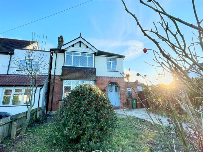 4 Bedroom Detached House To Rent In Stanley Park Road, Carshalton, SM5