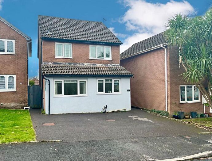 3 Bedroom Detached House For Sale In Heol Castell Coety, Bridgend, CF31
