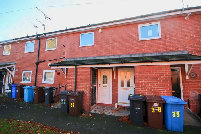 2 Bedroom Flat To Rent In Bell Terrace, Eccles, M30