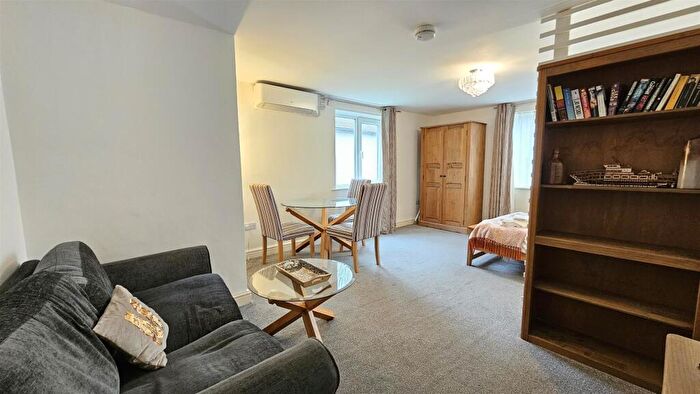 Studio To Rent In Flat, River Court, Ferry Lane, Cambridge, CB4