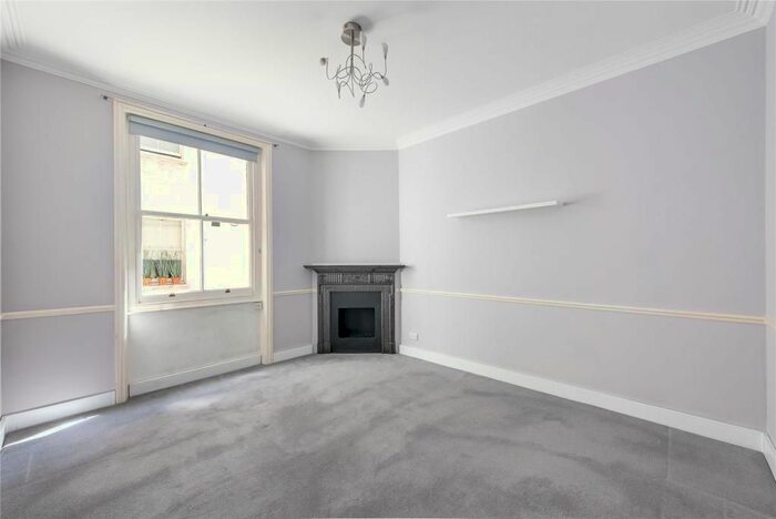 2 Bedroom Flat To Rent In Earl's Court Square, London, SW5