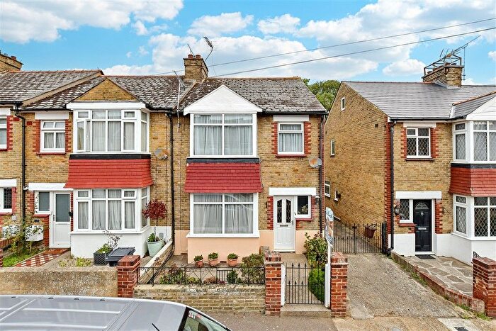 3 Bedroom Semi Detached House For Sale In Rosebery Avenue, Ramsgate, Kent, CT11