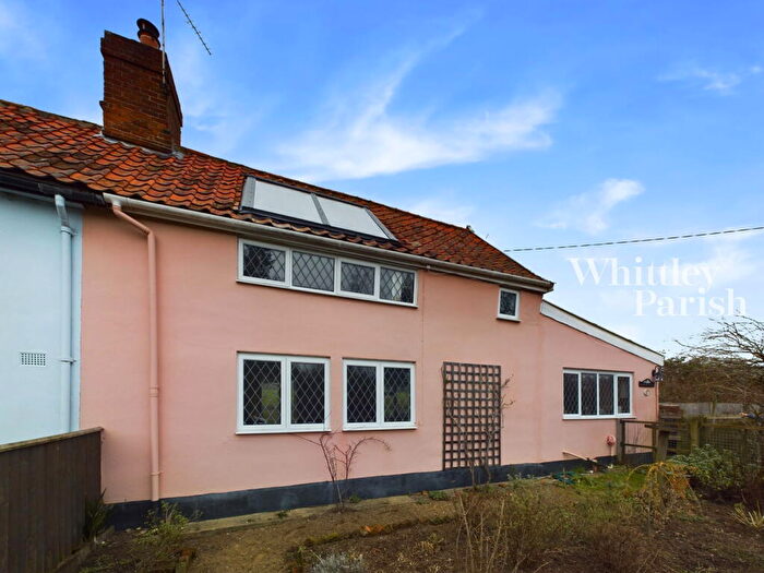 2 Bedroom Cottage For Sale In Roydon Fen, Roydon, IP22