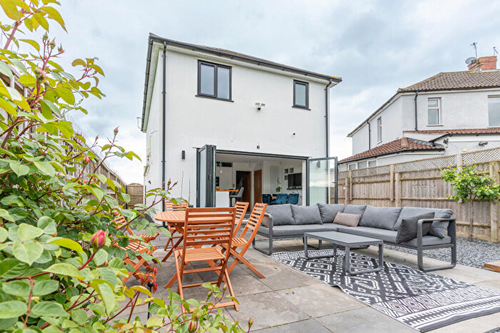 3 Bedroom Detached House For Sale In Ferndale Road, Bristol, Bristol, BS7
