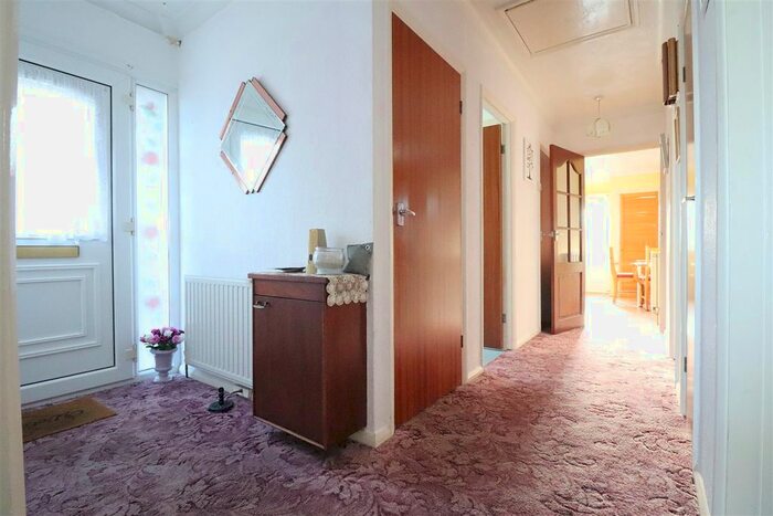 2 Bedroom Semi-Detached Bungalow For Sale In Brain Valley Avenue, Black Notley, Braintree CM77