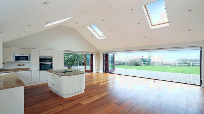 3 Bedroom Bungalow To Rent In Dean Street, East Farleigh, Maidstone, Kent, ME15