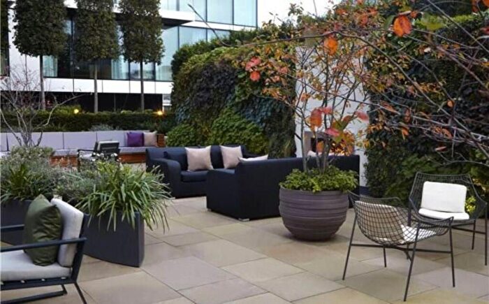 Studio For Sale In The Heron, City, London, EC2Y - Photo 4