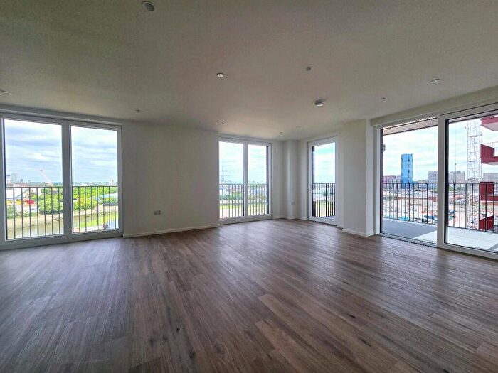 2 Bedroom Apartment To Rent In Hemlock Street, London, E14