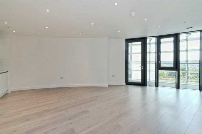 1 Bedroom Apartment To Rent In Goodwin Street, London, N4