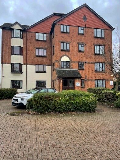 1 Bedroom Flat To Rent In St. Annes Mount, Redhill, RH1
