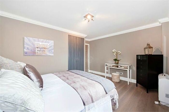 3 Bedroom Flat To Rent In St John's Wood Park, St John's Wood, London, NW8