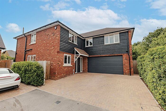 5 Bedroom Detached House For Sale In Leverick Place, Ash, Canterbury, CT3