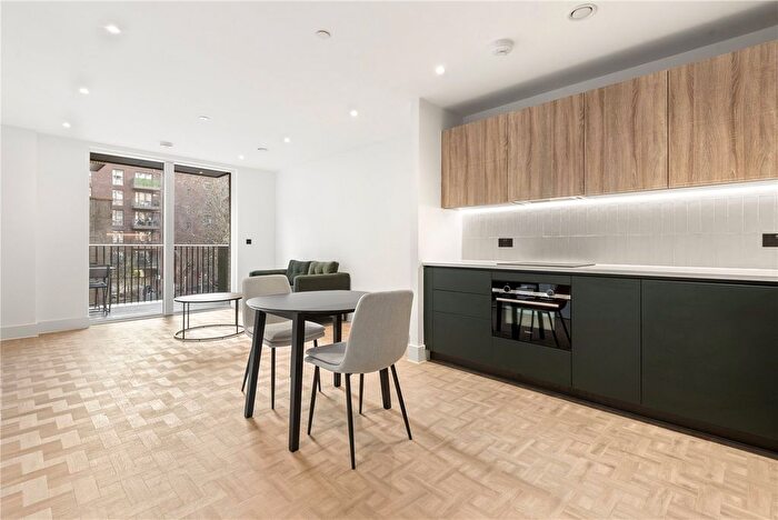 1 Bedroom Flat To Rent In Monarch Square, London, SW11